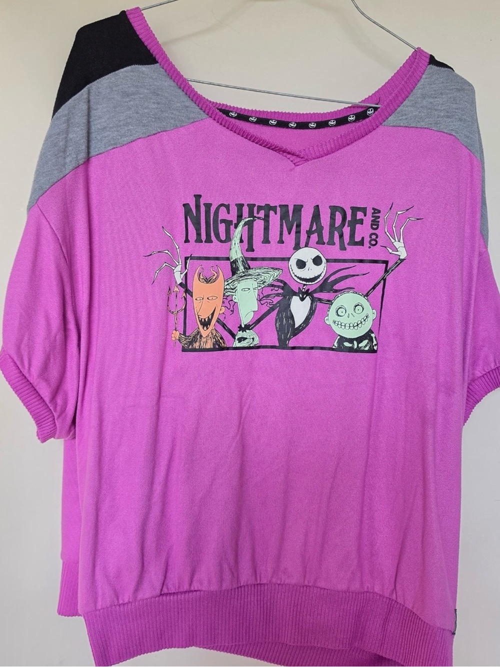 Disney The Nightmare Before Christmas Graphic Short Sleeve Pink Top (Size 2X)